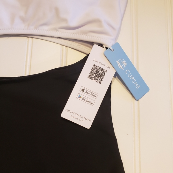 Cupshe Black and White Bathing Suit - Picture 2 of 4